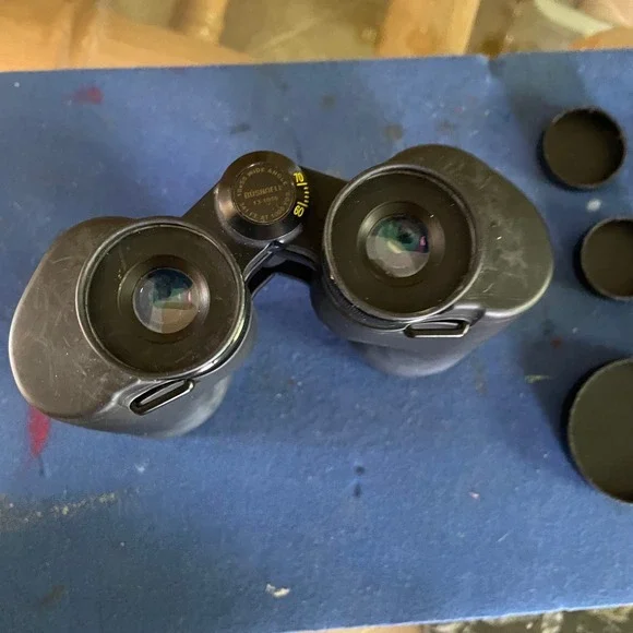 Bushnell Wide Angle Binoculars 13-1050 70‎ Field With Case